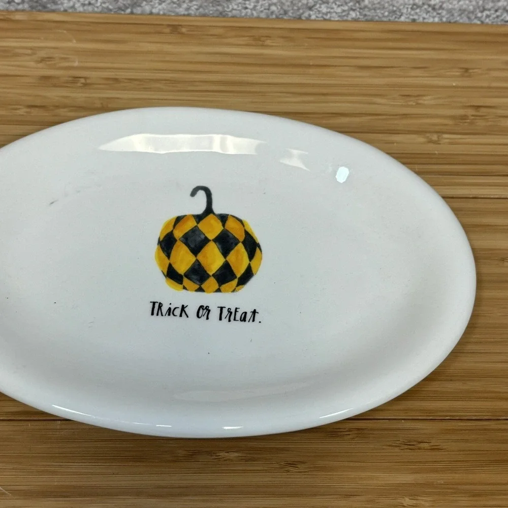 Rae Dunn HALLOWEEN Oval Plates, Hocus Pocus, And‎ Trick Or Treat ceramic
